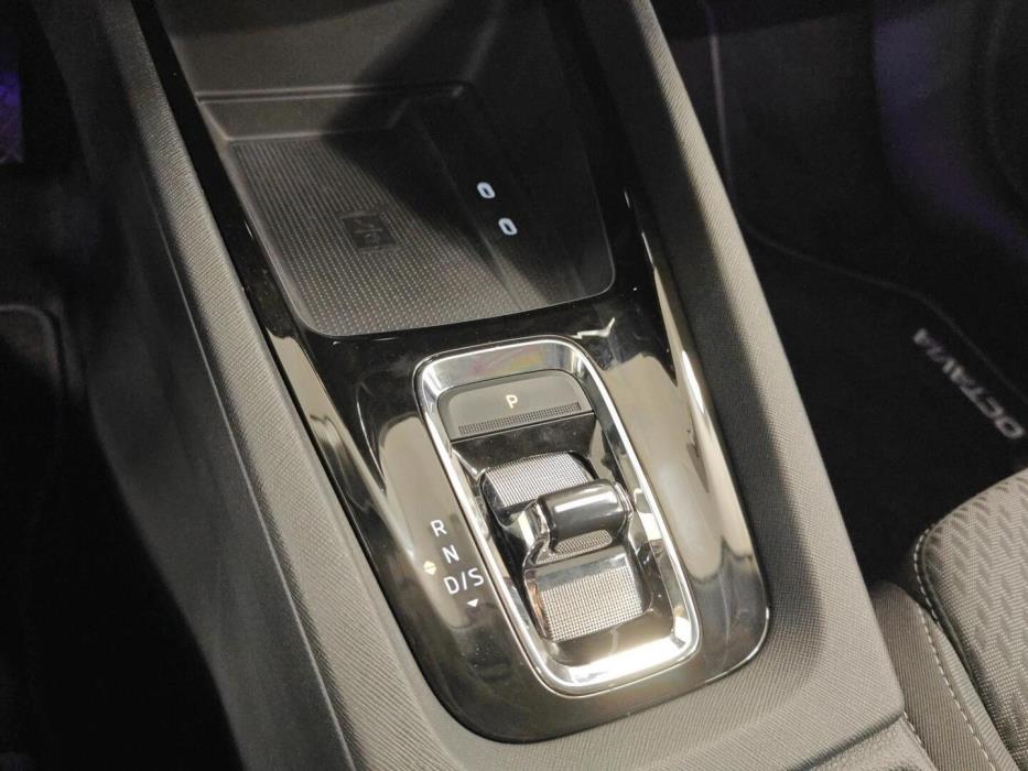 SKODA OCTAVIA 2024