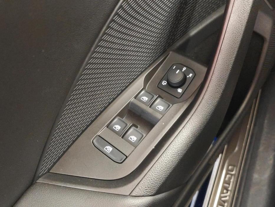 SKODA OCTAVIA 2024