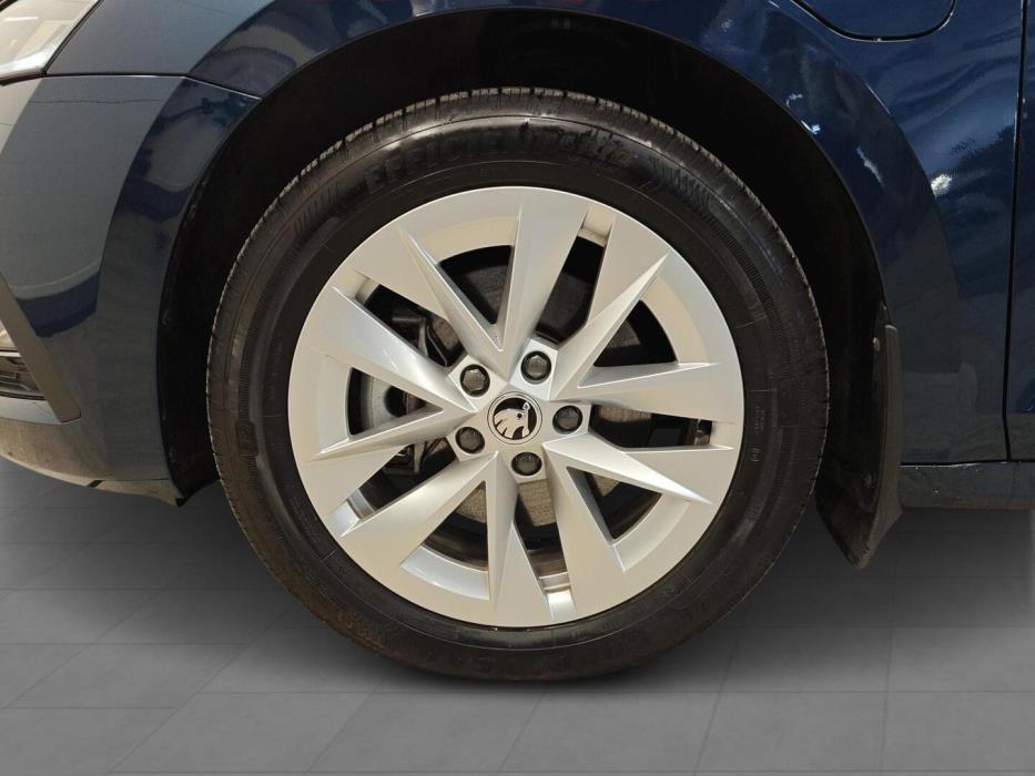 SKODA OCTAVIA 2024