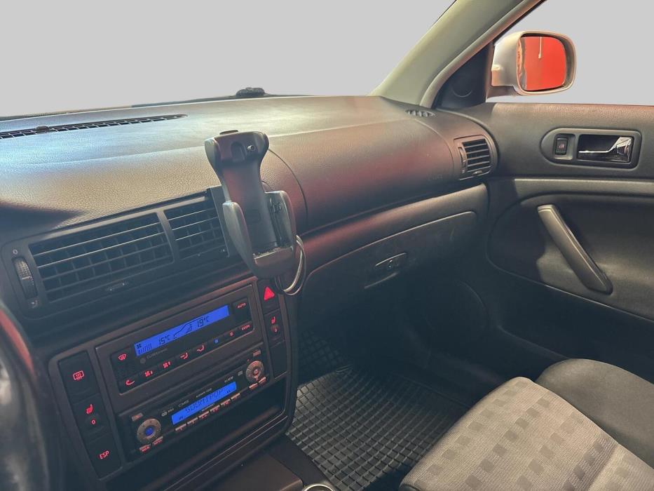 VOLKSWAGEN Passat 2003