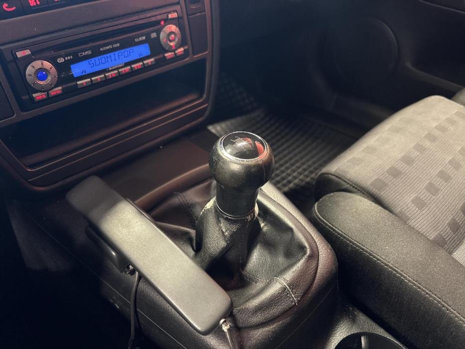 VOLKSWAGEN Passat 2003
