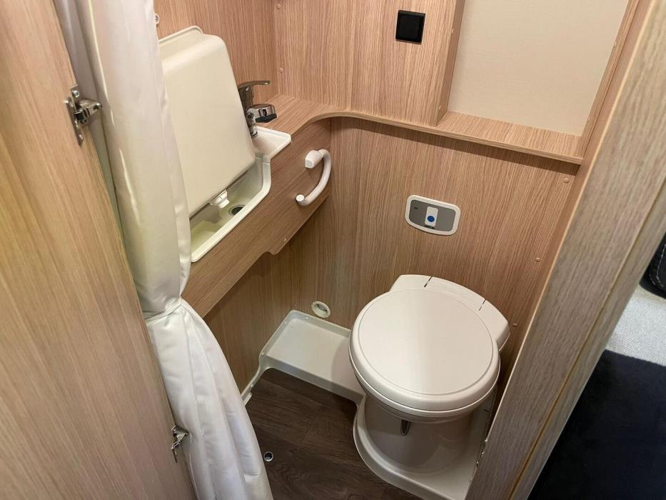 ROADCAR VAN R 540 2018