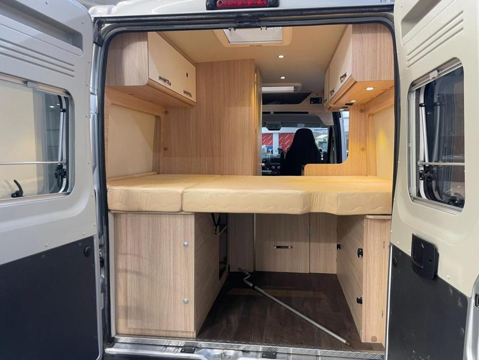 ROADCAR VAN R 540 2018