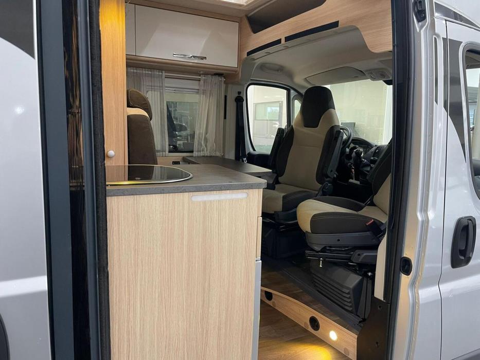 ROADCAR VAN R 540 2018