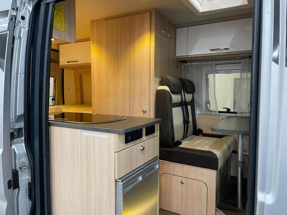 ROADCAR VAN R 540 2018