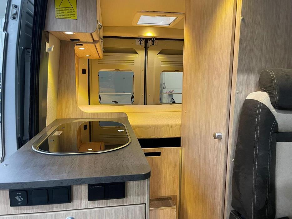 ROADCAR VAN R 540 2018