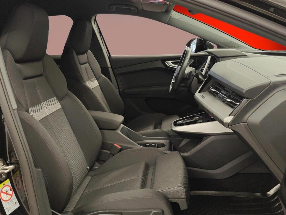 AUDI Q4 e-tron 2024