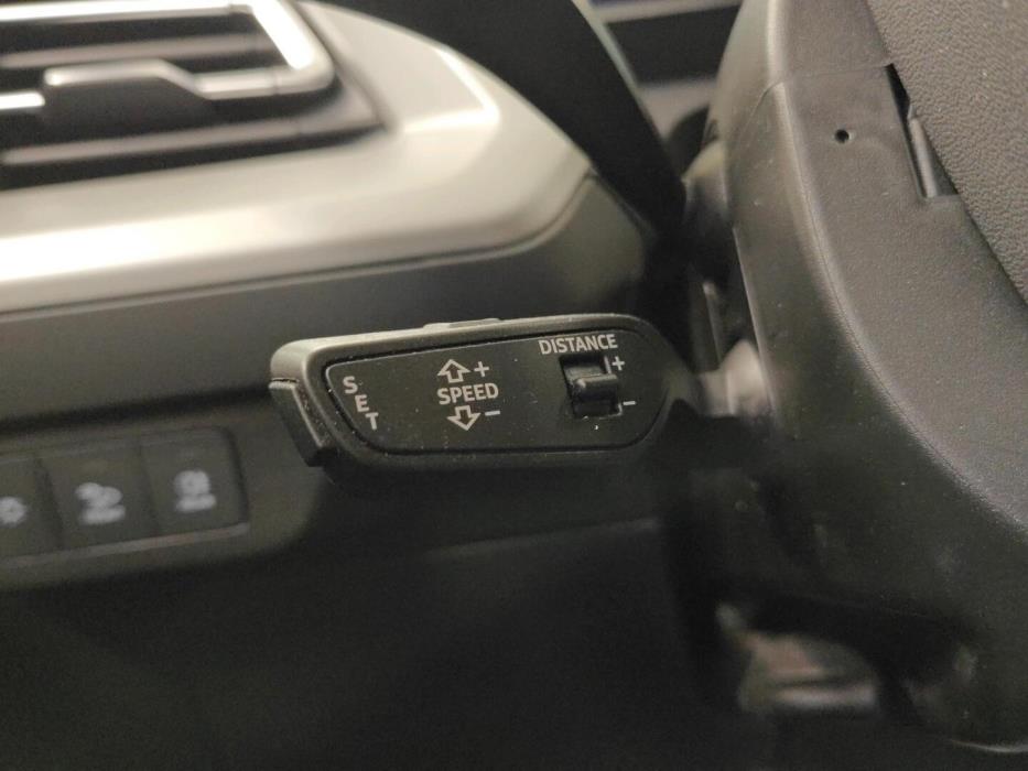 AUDI Q4 e-tron 2024