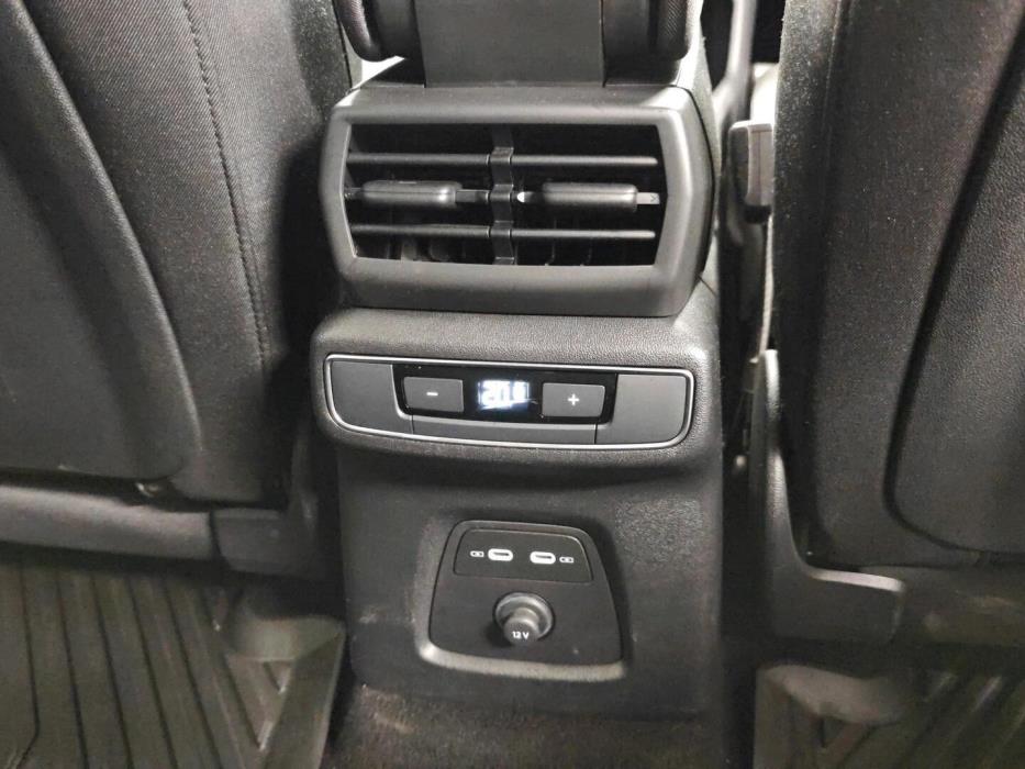 AUDI Q4 e-tron 2024