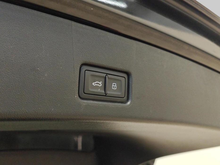 AUDI Q4 e-tron 2024