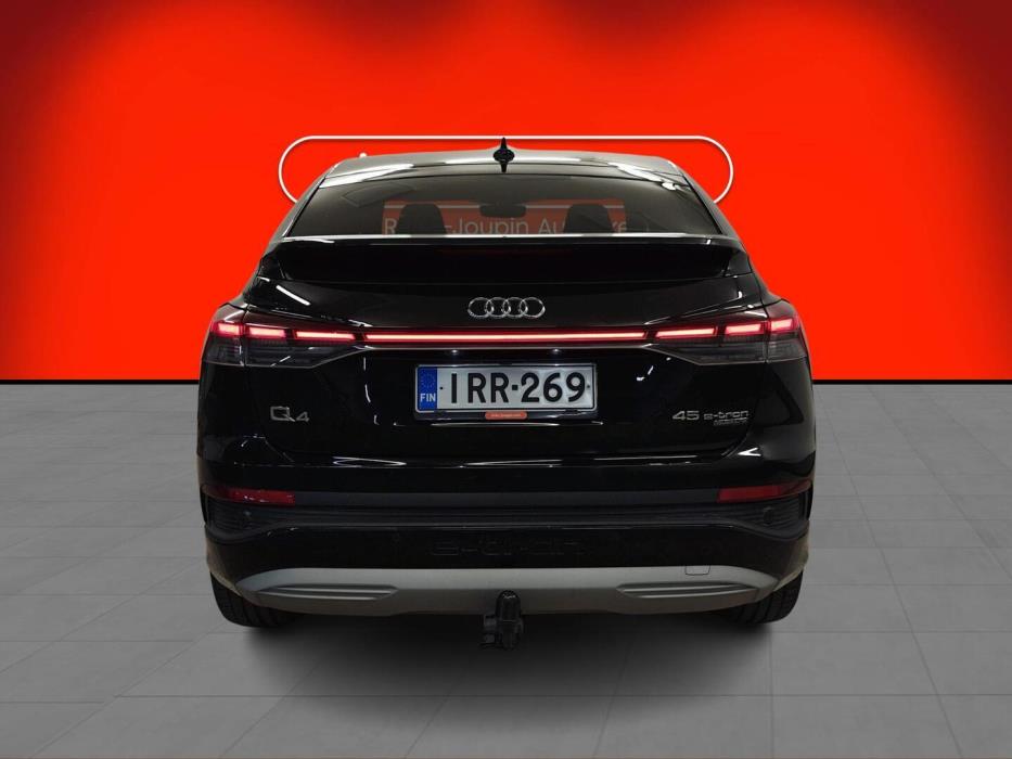AUDI Q4 e-tron 2024