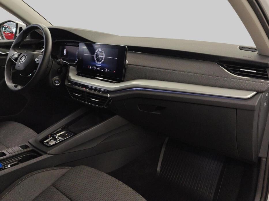 SKODA OCTAVIA 2024