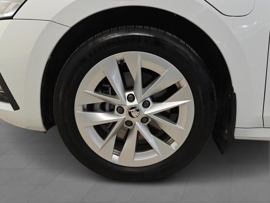 SKODA OCTAVIA 2024