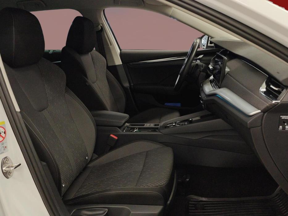 SKODA OCTAVIA 2024