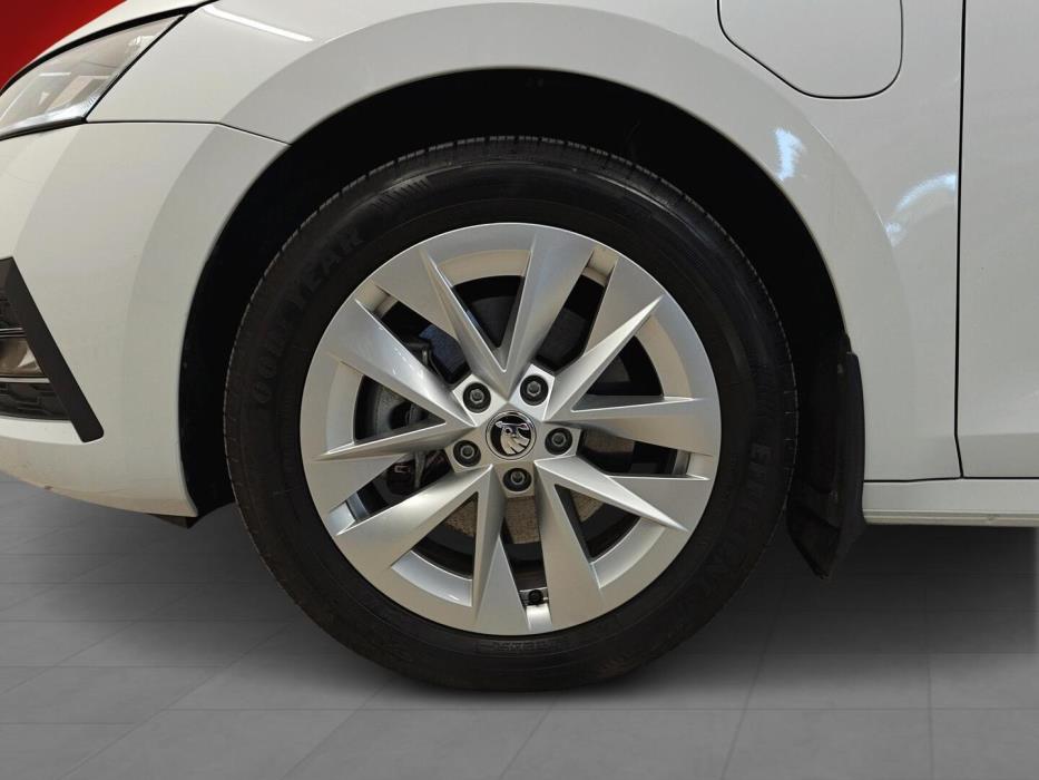 SKODA OCTAVIA 2024