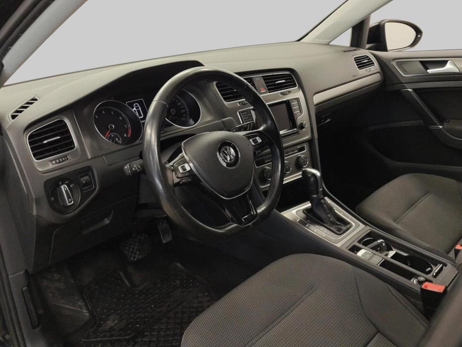 VOLKSWAGEN Golf 2014