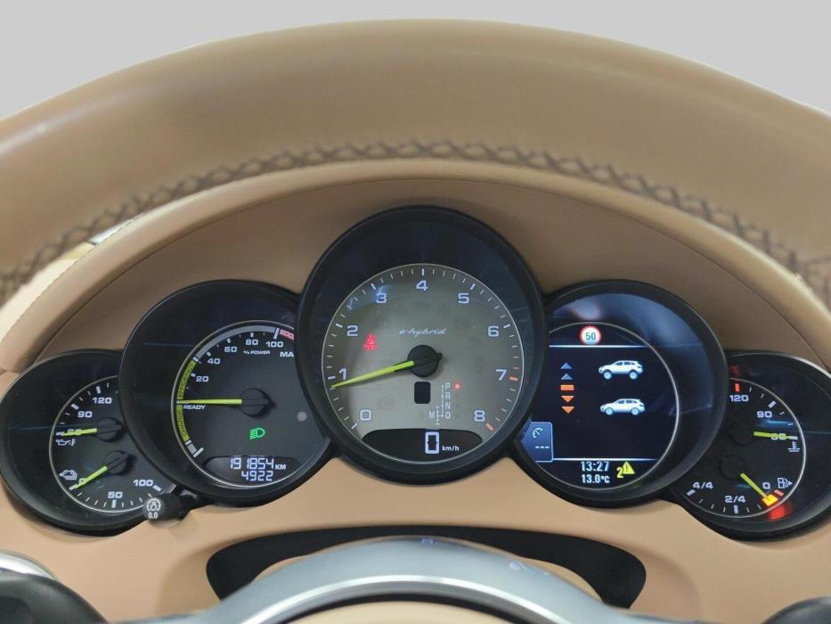 PORSCHE Cayenne 2015