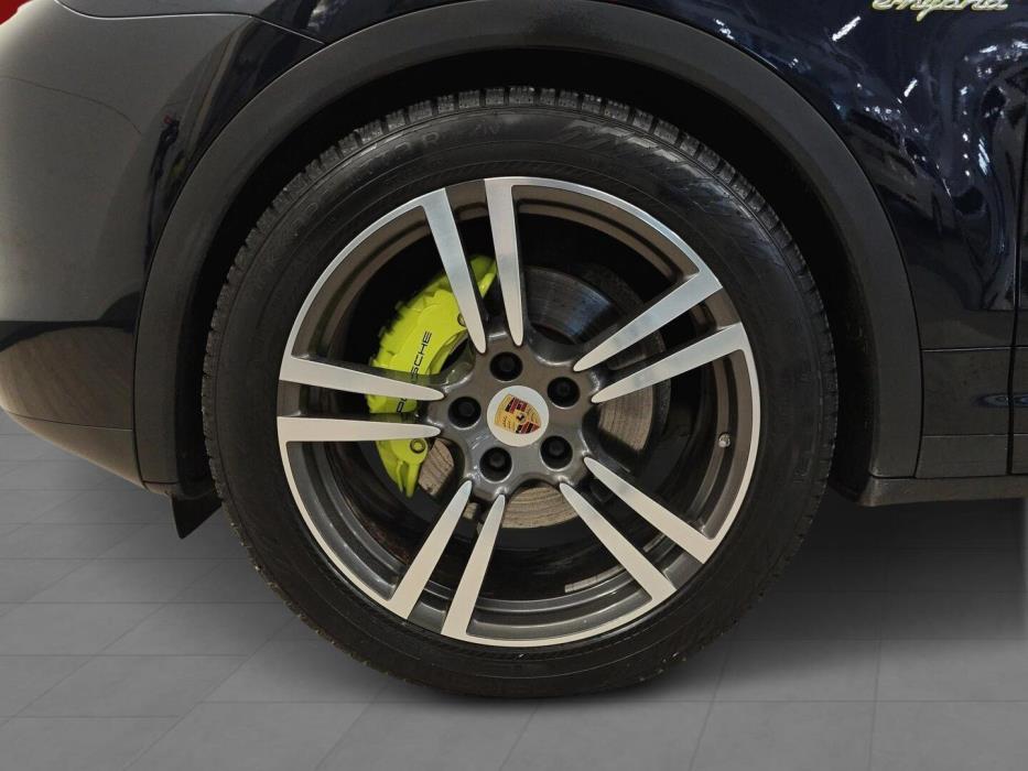 PORSCHE Cayenne 2015