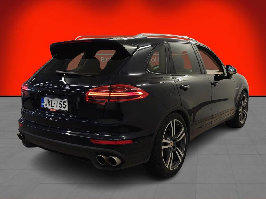 PORSCHE Cayenne 2015