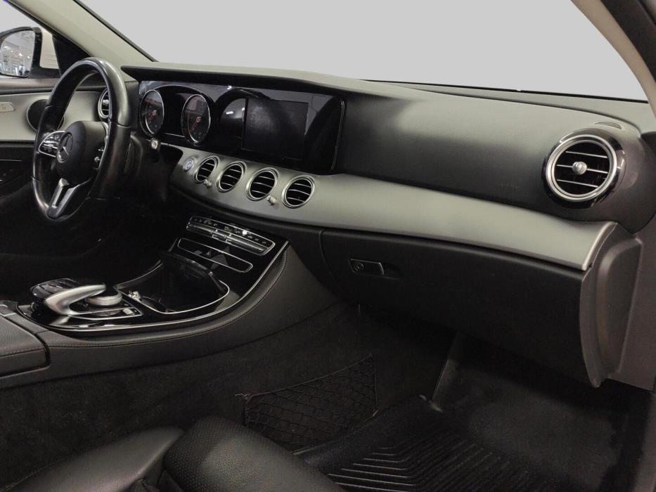 MERCEDES-BENZ E 2020
