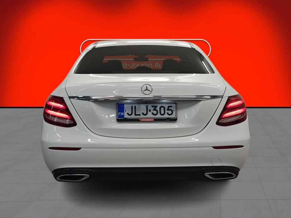 MERCEDES-BENZ E 2020