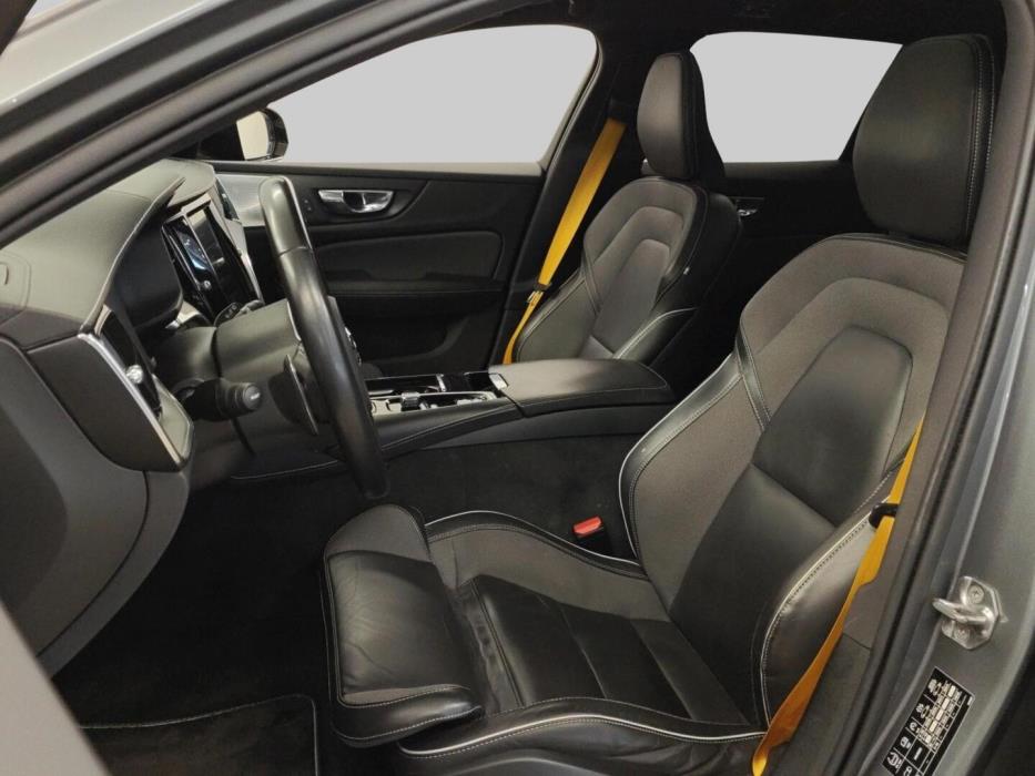 VOLVO V60 2020