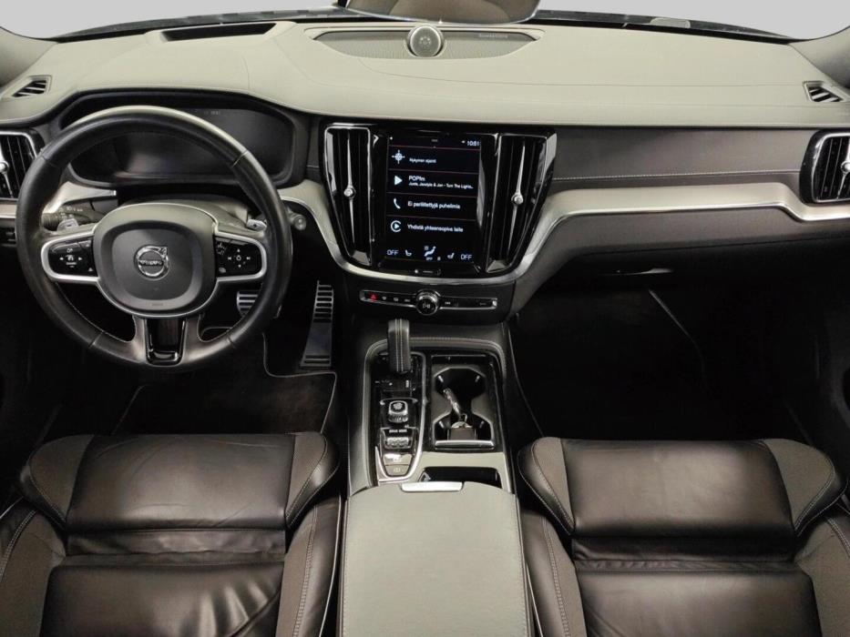 VOLVO V60 2020