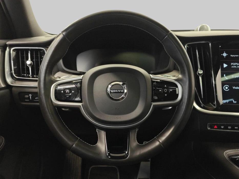 VOLVO V60 2020