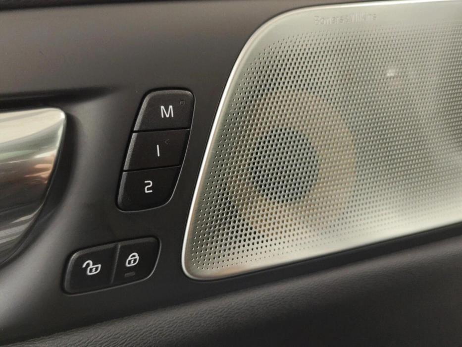 VOLVO V60 2020