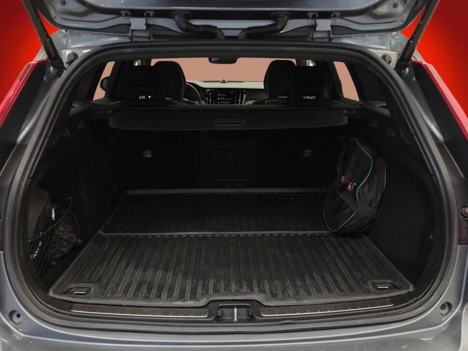 VOLVO V60 2020