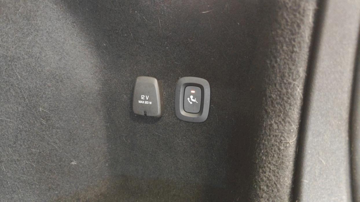 VOLVO V60 2020