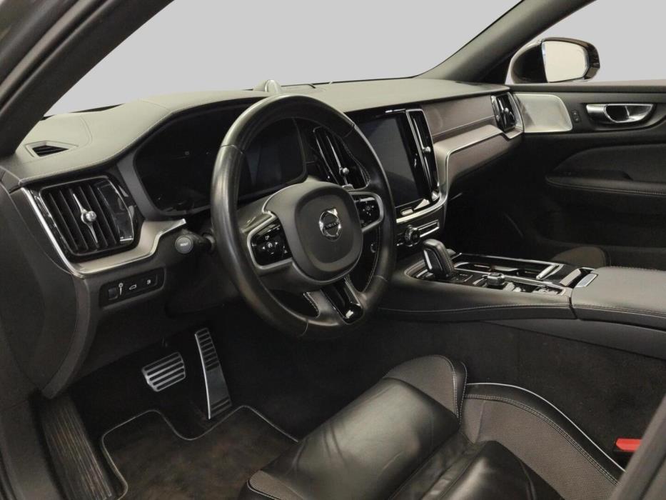 VOLVO V60 2020