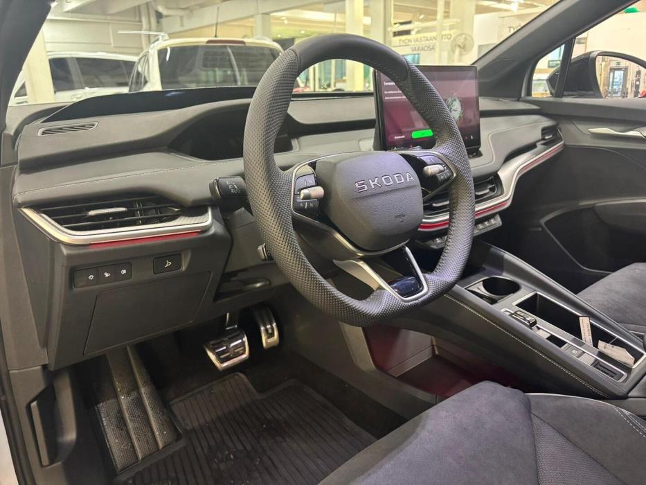 SKODA Enyaq 2025