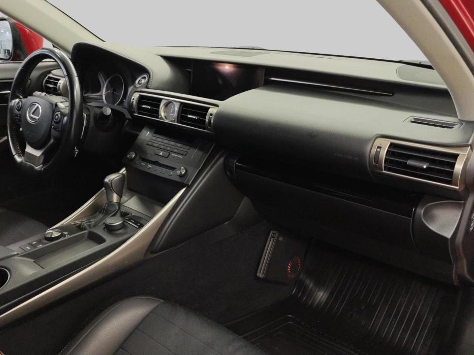 LEXUS IS 2016