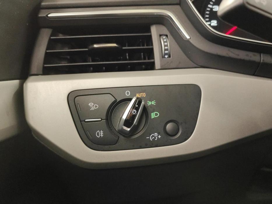 AUDI A4 2016