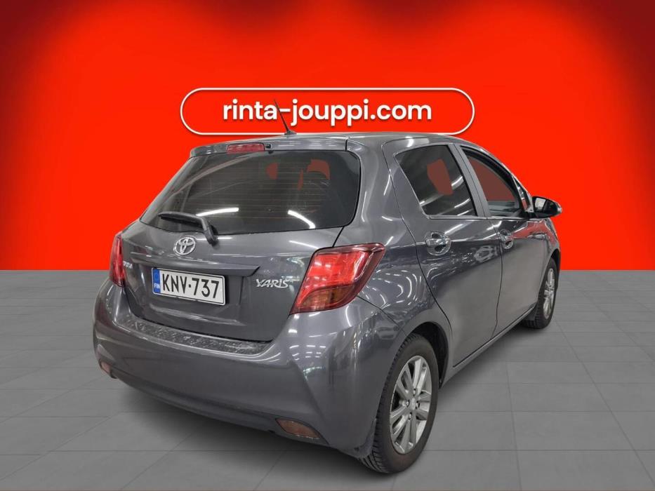 TOYOTA Yaris 2016