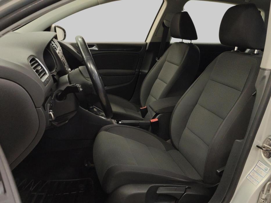 VOLKSWAGEN Golf 2011