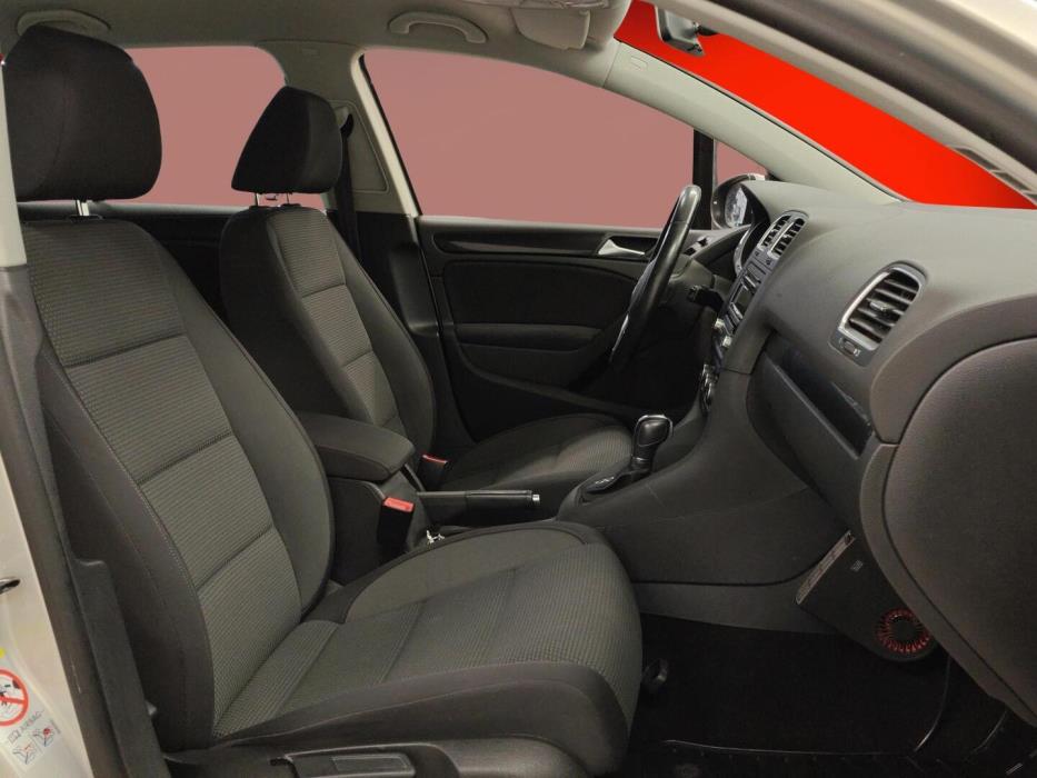 VOLKSWAGEN Golf 2011