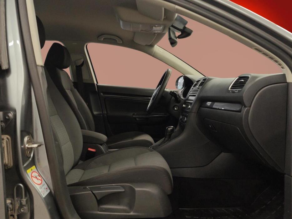 VOLKSWAGEN Golf 2012