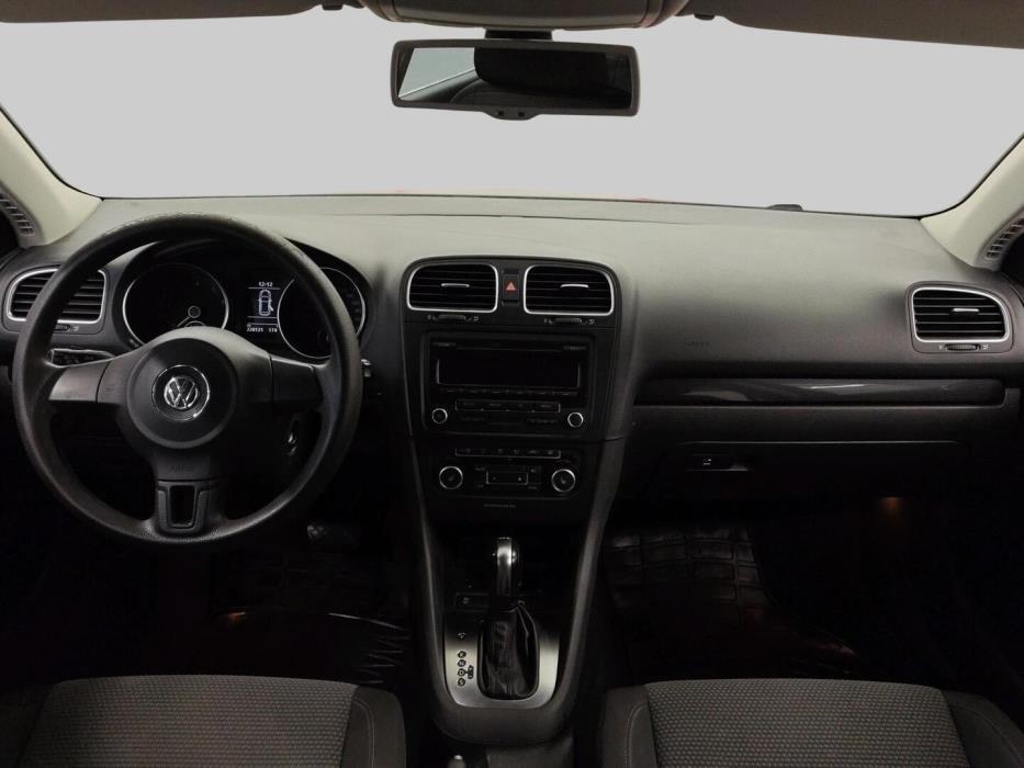 VOLKSWAGEN Golf 2012