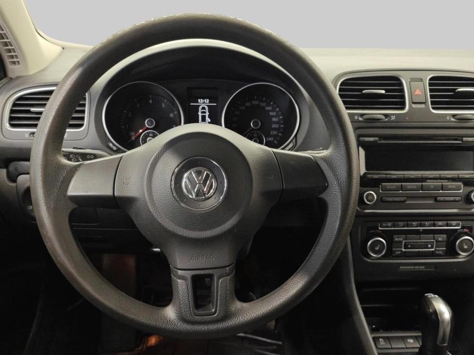 VOLKSWAGEN Golf 2012