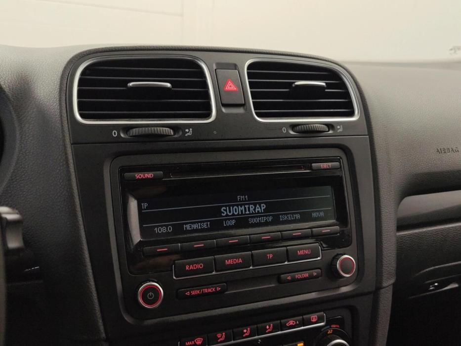 VOLKSWAGEN Golf 2012