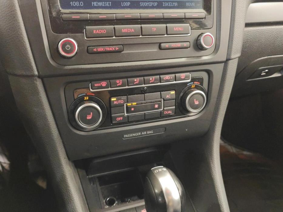 VOLKSWAGEN Golf 2012