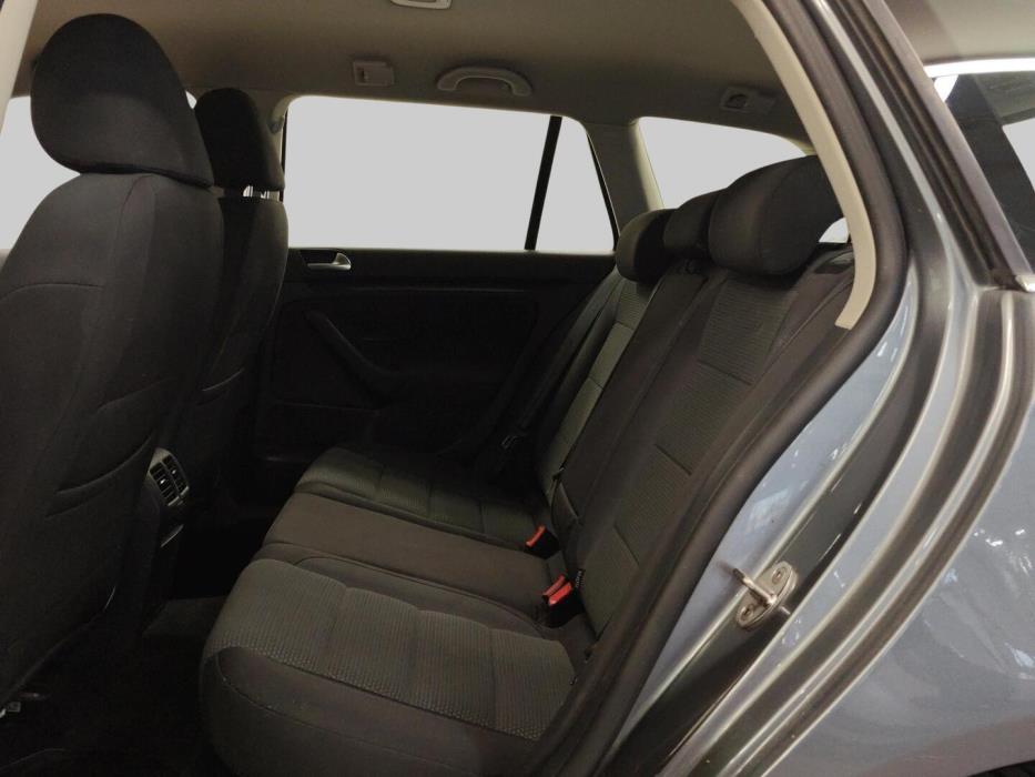 VOLKSWAGEN Golf 2012