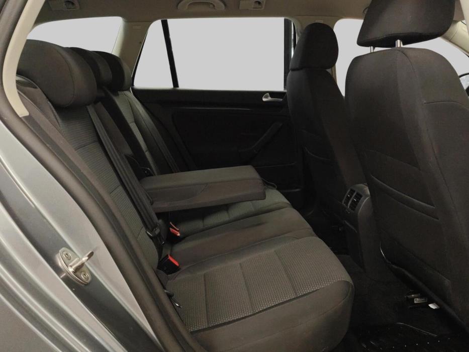 VOLKSWAGEN Golf 2012