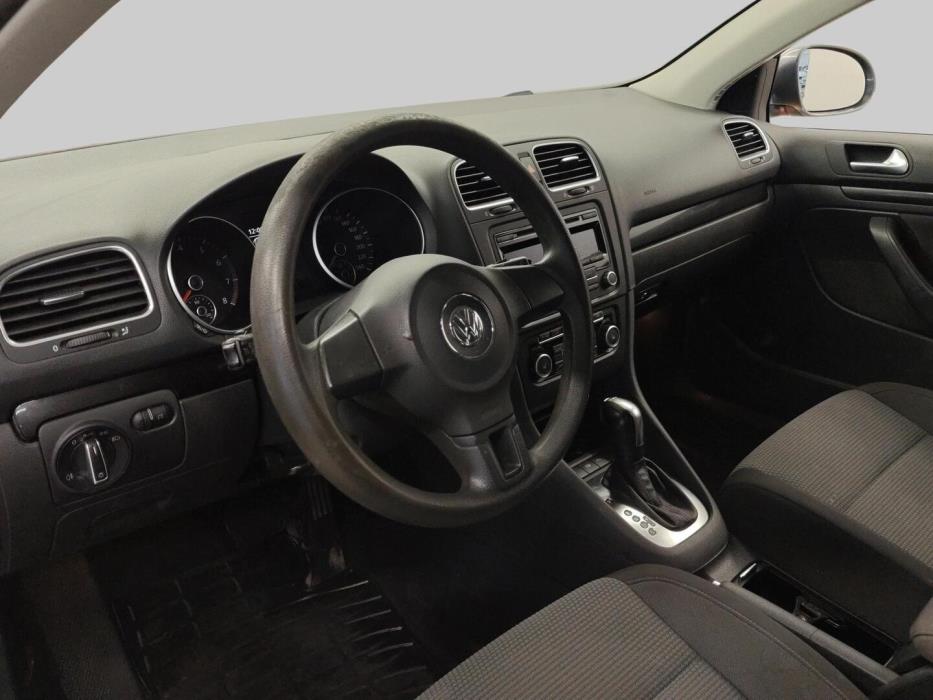 VOLKSWAGEN Golf 2012