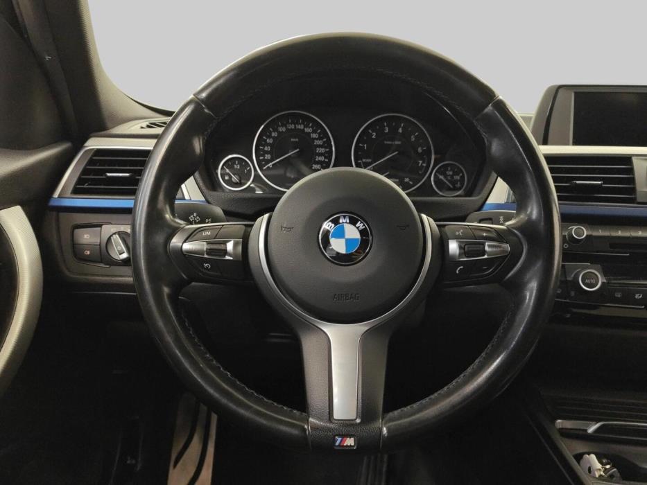 BMW 318 2016