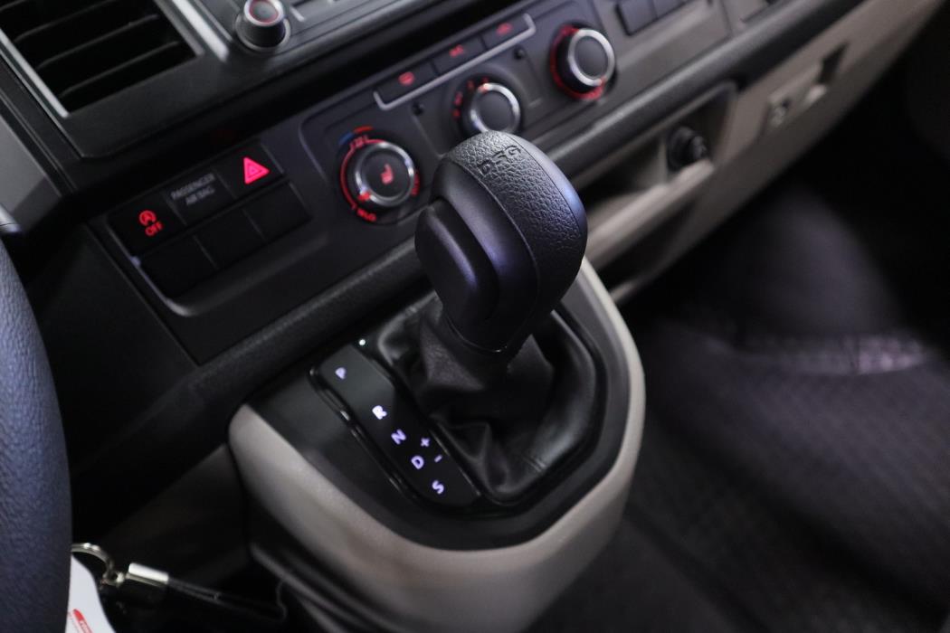 VOLKSWAGEN Transporter 2017