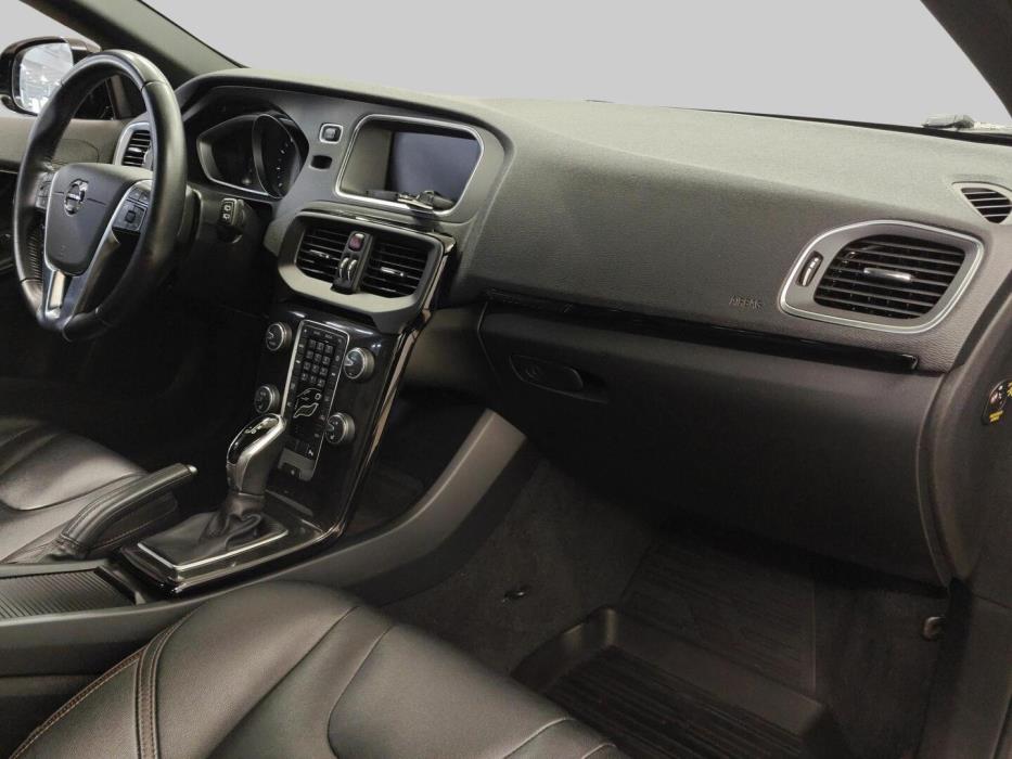 VOLVO V40 Cross Country 2018