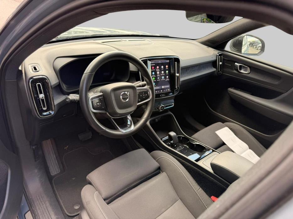 VOLVO XC40 2023